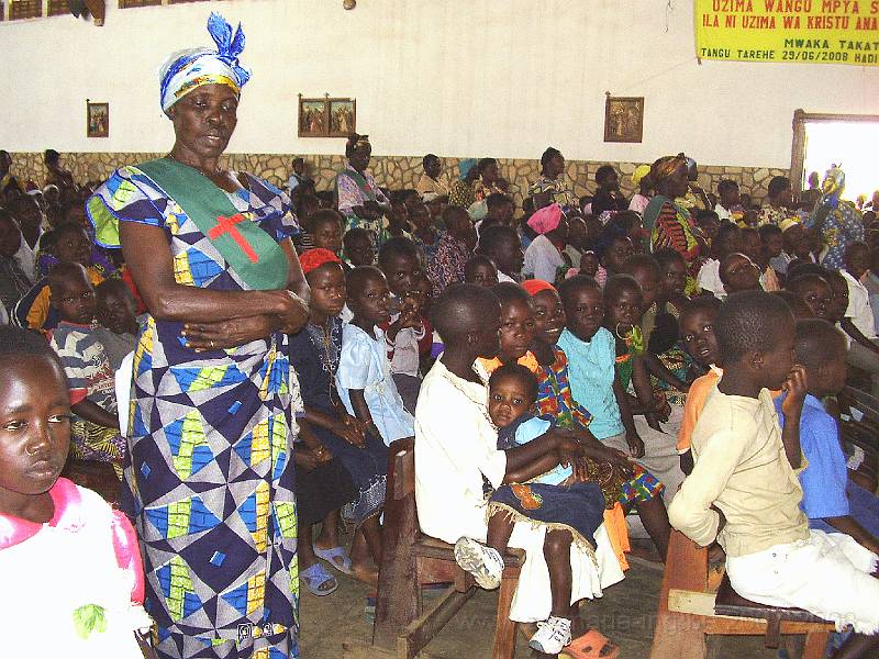 0038 Bunia parochiekerk.JPG